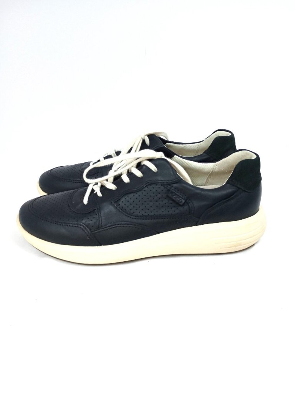 ECCO Black Leather Sneakers Women’s Size 8 Comfort Walking Shoes
